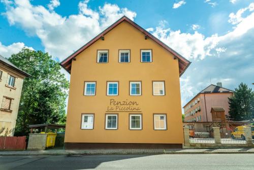 Hotelli välisilme, Penzion La Piccolina in Nový Bor