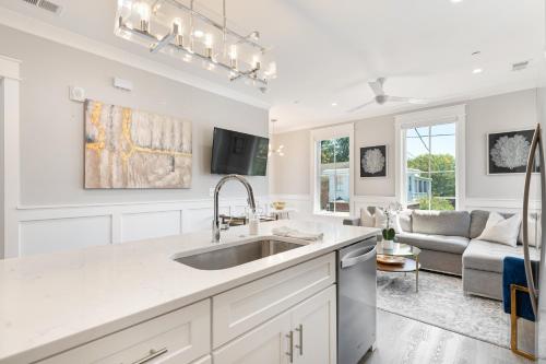 The Jasmine Suite at 124 Spring in Charleston, USA