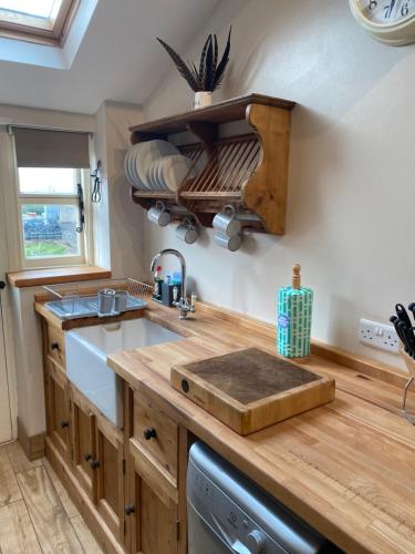 Spaniel Cottage with views of Ham hill, Stoke sub Hamdon