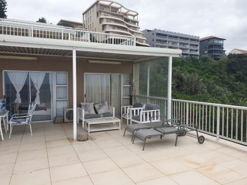 72 Camarque Umdloti - Beachfront Apartment