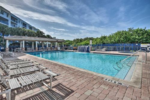 Walk to Ocean Condo with Pool in New Smyrna Beach in New Smyrna Beach, USA