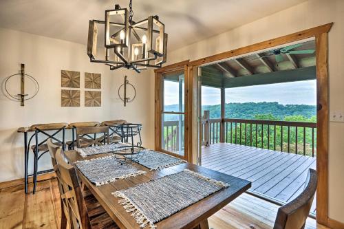 Chic Blue Ridge Hideaway Toccoa Overlook! - image 4