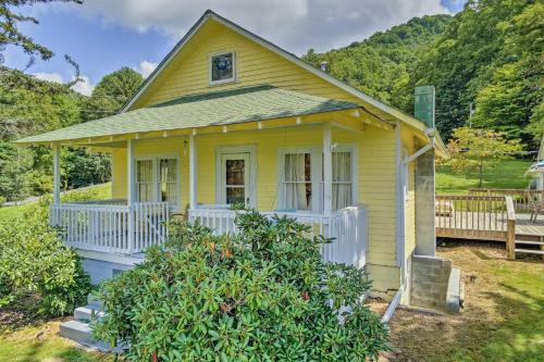 Pet-Friendly Blue Ridge Cottage Fish, Bike and Hike in Bakersville, USA