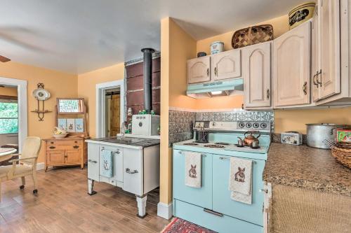 Pet-Friendly Blue Ridge Cottage Fish, Bike and Hike in Bakersville, USA