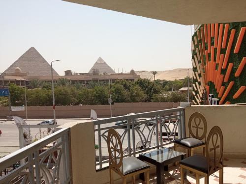 Regency Pyramids Room Type - Superior Family Room with Pyramids View
