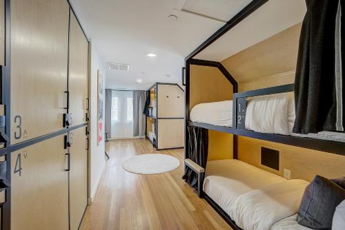 Bed in 10-Bed Mixed Dormitory Room