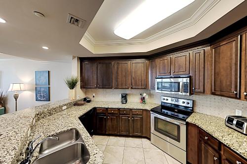 Exceptional Vacation Home in Orange Beach condo - image 3
