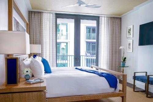 319016179 The Betsy Hotel, South Beach