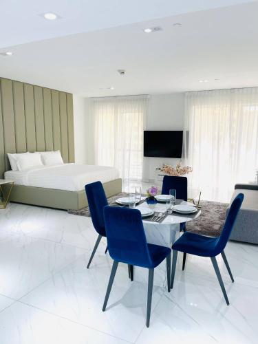 Luxury Casa Premium Studio Apartments - with Full Kitchen, Balcony at JBR Beach