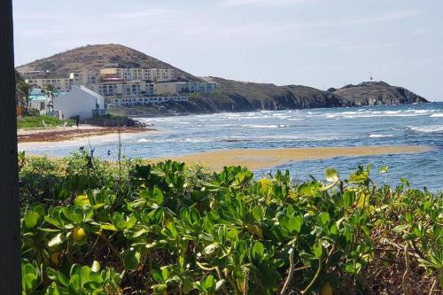 Sleepy Shores!! Beachfront 2 bed;2 bath condo!