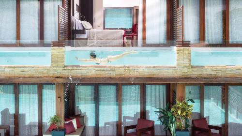 Essenza Hotel - 출입구