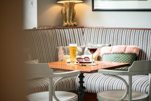 Pub/Lounge, Emmet Hotel in Clonakilty