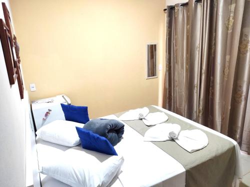2 twin beds