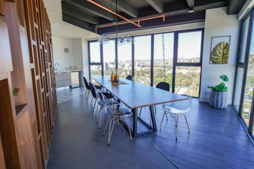NEW & AMAZING EXECUTIVE CONDO