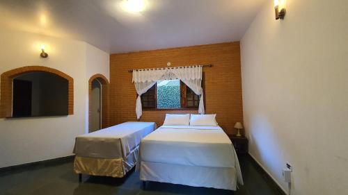 1 double bed, 2 twin beds