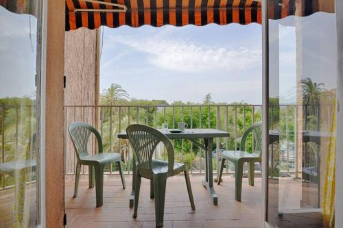 ST-CYR - Studio avec balcon, vue mer et proche plage