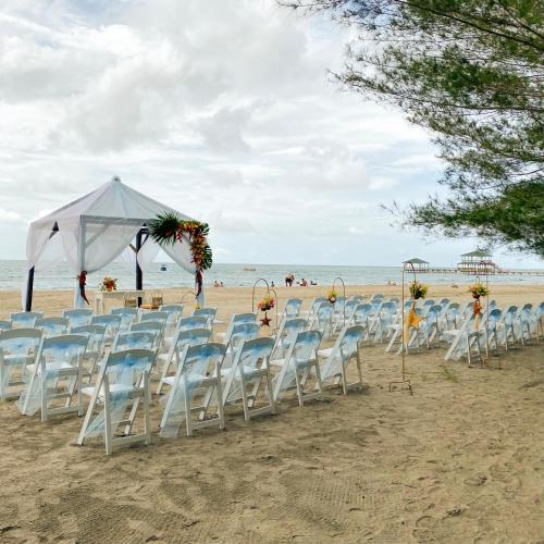 La Ensenada Beach Resort in Тела