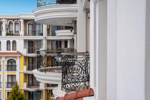 Harmony Suites - Monte Carlo - image 4