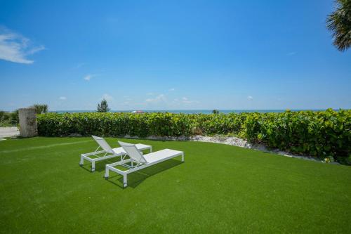 Casey Key Resorts - Beachfront