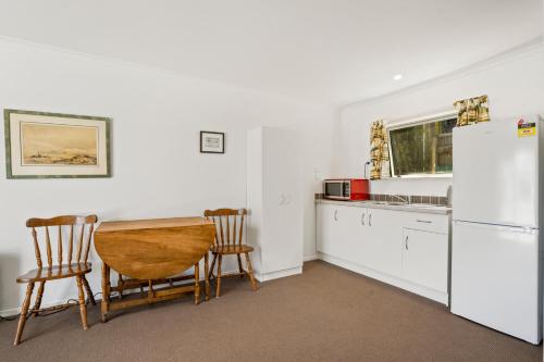 Shower, Karori Kabin - Karori Holiday Home in Karori