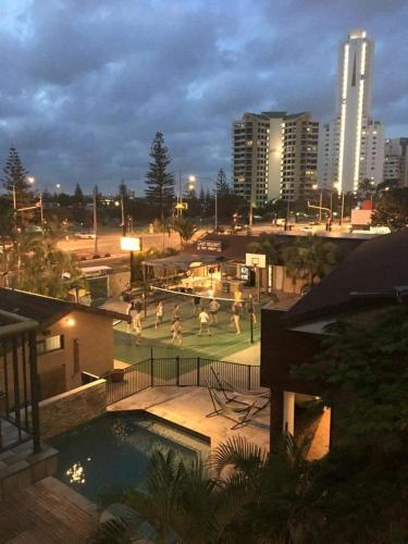 Vistas, Maxmee Backpackers Resort in Gold Coast