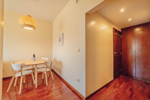 Bright Boavista with Terrace by Homing