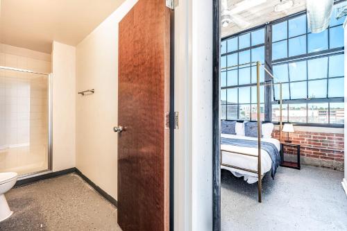 STUNNING Architect loft by CozySuites - image 8