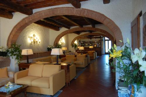 Фойє, Hotel Belvedere Di San Leonino in Кастелліні в К'янті