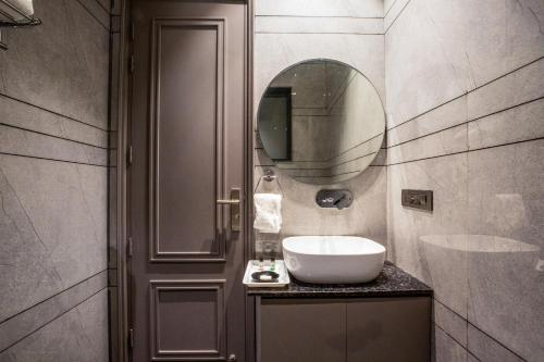 Hotel Viasora – Panipat, NY