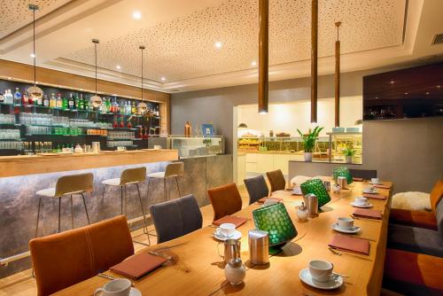 餐飲選擇, 德茲普里斯格特酒店 (Das Prinzregent) in 埃登科本