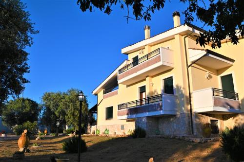 Entrance, Villa Mariella in Torricella