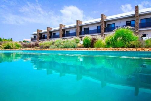 Villa Salut by Stay-ici, Algarve Holiday Rental gîte à louer Pêra