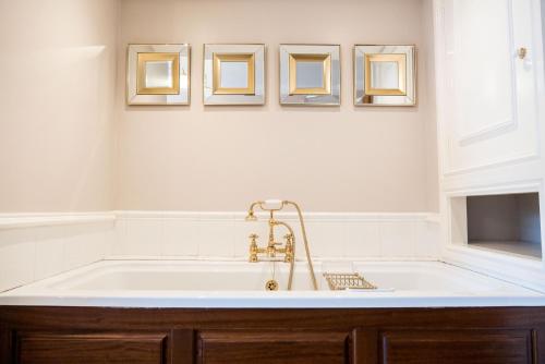 Shower, The Farmhouse at Ream Hills in Staining and Weeton