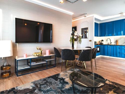 About Art Apartments