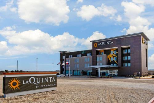 La Quinta Inn & Suites by Wyndham Sweetwater East