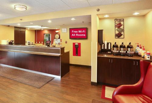 Red Roof Inn PLUS+ Washington DC - Alexandria in Alexandria, USA