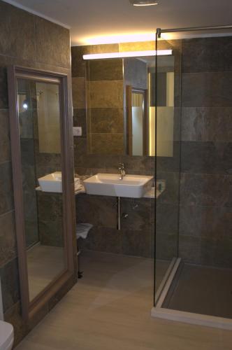 Hotel Marfil - image 13