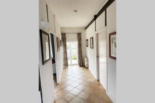 Entire house Mirepoix centre. Light and spacious
