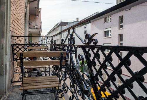 Balcony/terrace, HITrental Central Station Apartment in Escher Wyss - Gewerbeschule