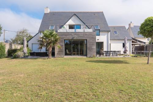 Grande maison avec jardin à 200m de la plage gîte à louer Saint-Sébastien