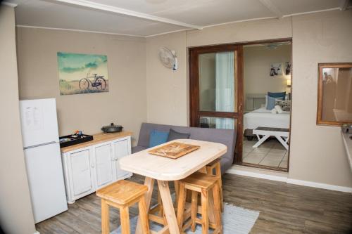 Kitchen, The Birdhouse Bed & Breakfast #NO Loadshedding #Solar Energy in Gonubie