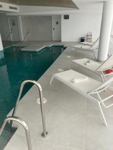 One-Bedroom Apartment image 3