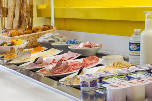 Comfort Hotel Amiens Nord - image 13