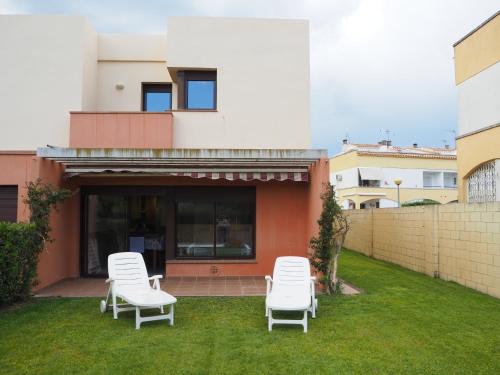  Casa l´Escala, piscina comuntària i jardí privat, Pension in L Escala bei Garrigolas