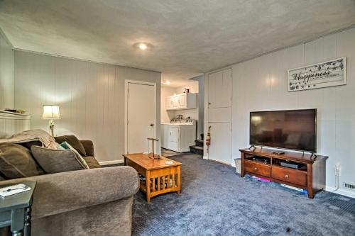 Charming Home with Deck and Grill Walk to Beach! - image 11