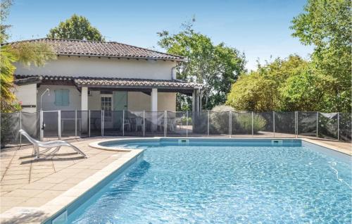 Stunning Home In Durfort Lacapelette With 6 Bedrooms, Internet And Private Swimming Pool - Durfort