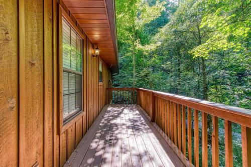 Magical Nights, Hot Tub, WIFI, 685 in FREE Attraction tickets each paid day! thumb 3
