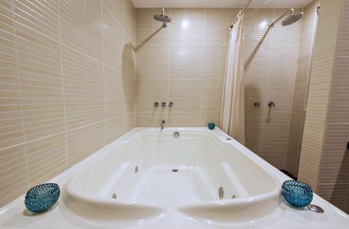 دش, Hotel Medano in Trujillo City Center