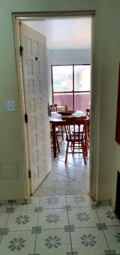 Apartamento em Matinhos/PR, Balneario Ipacarai com vista para o mar.