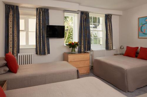Euro Hotel - image 5